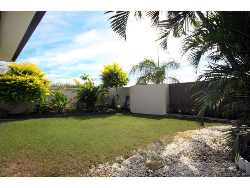 8 Hyacinth Avenue, Hollywell QLD 4216