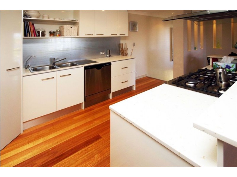 2/54 Markham Avenue, Runaway Bay QLD 4216