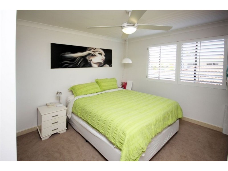 2/54 Markham Avenue, Runaway Bay QLD 4216