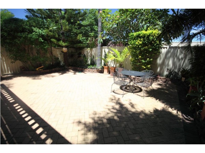 2/54 Markham Avenue, Runaway Bay QLD 4216