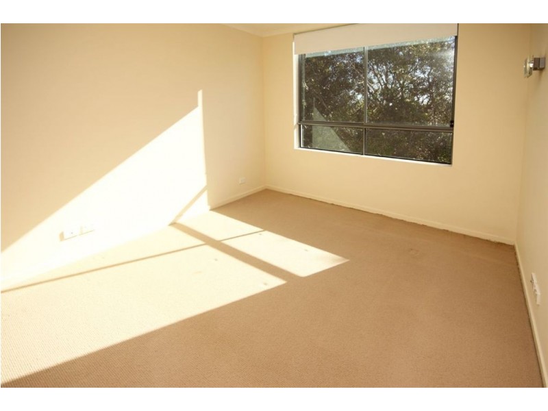 T20/28 Bayview Street, Runaway Bay QLD 4216