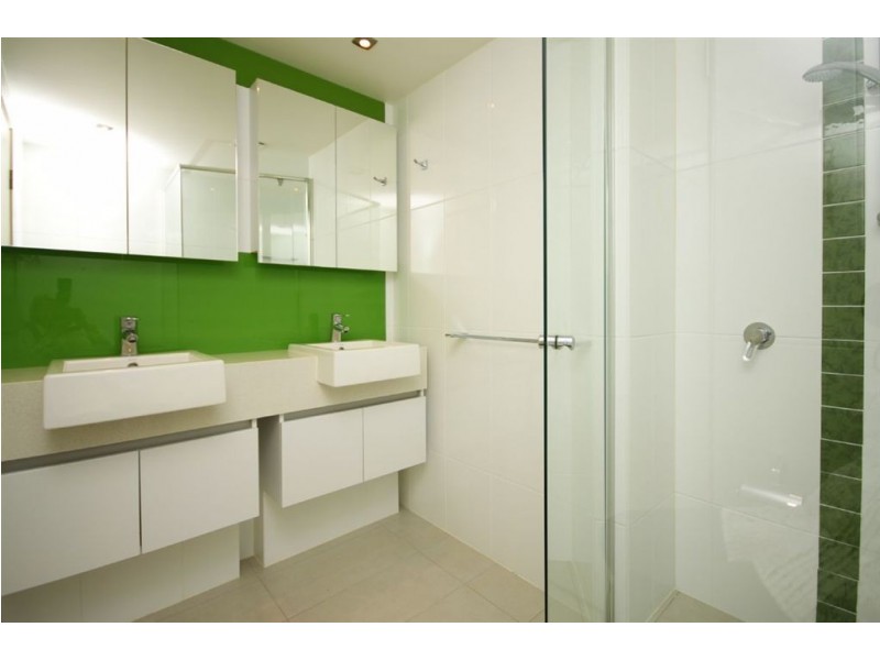 T20/28 Bayview Street, Runaway Bay QLD 4216