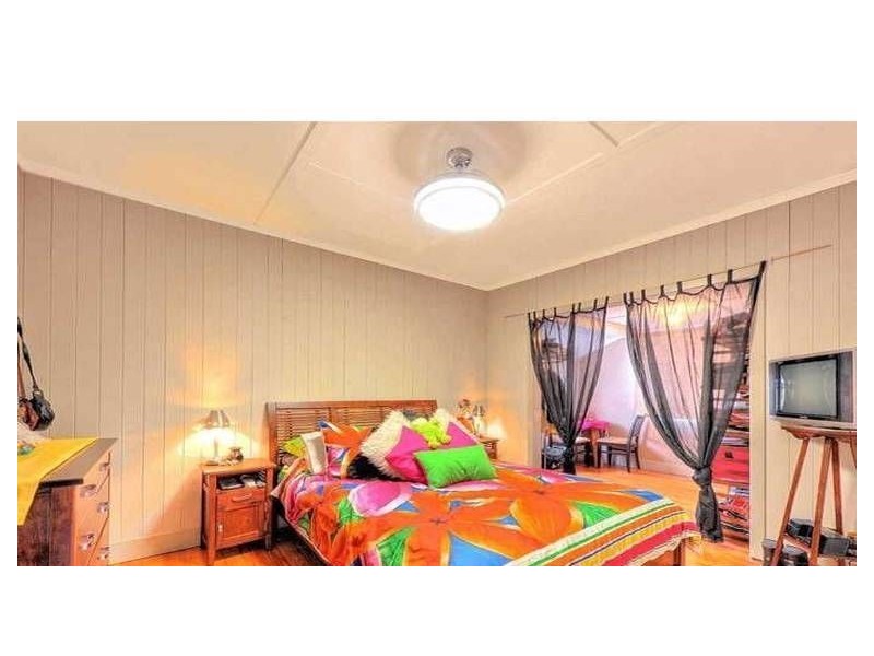 5 Gillian Lane, Southport QLD 4215