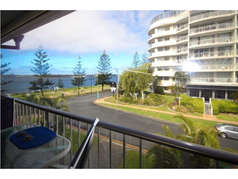 8/516 Marine Parade, Labrador QLD 4215