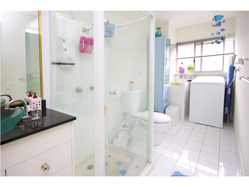 8/516 Marine Parade, Labrador QLD 4215