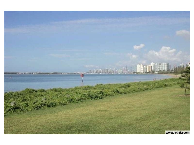 8/516 Marine Parade, Labrador QLD 4215