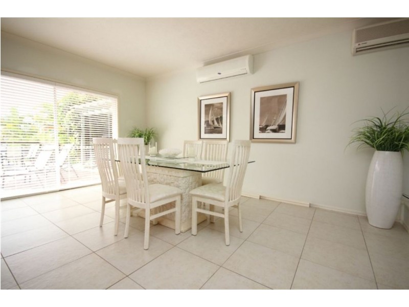 10 Cockleshell Court, Runaway Bay QLD 4216