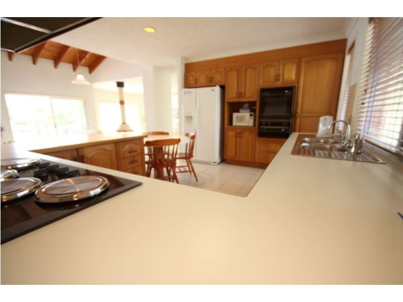 10 Cockleshell Court, Runaway Bay QLD 4216