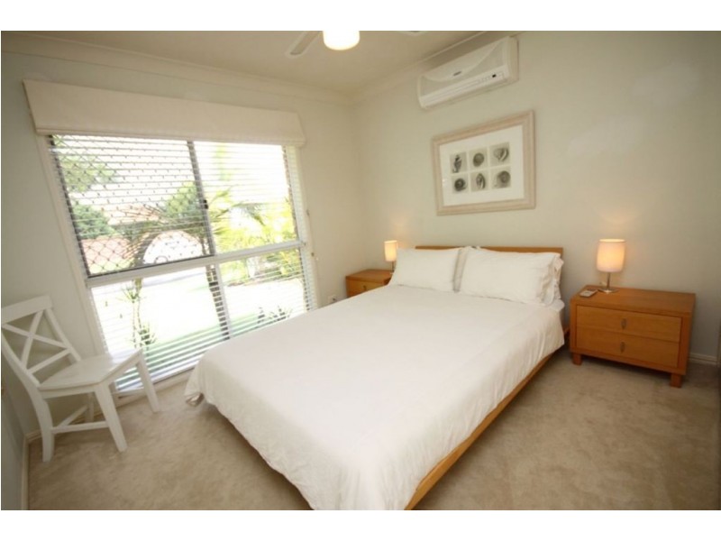 10 Cockleshell Court, Runaway Bay QLD 4216