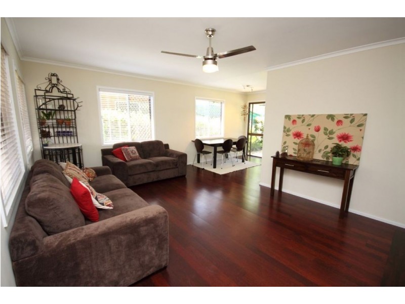 31 Jacaranda Avenue, Runaway Bay QLD 4216