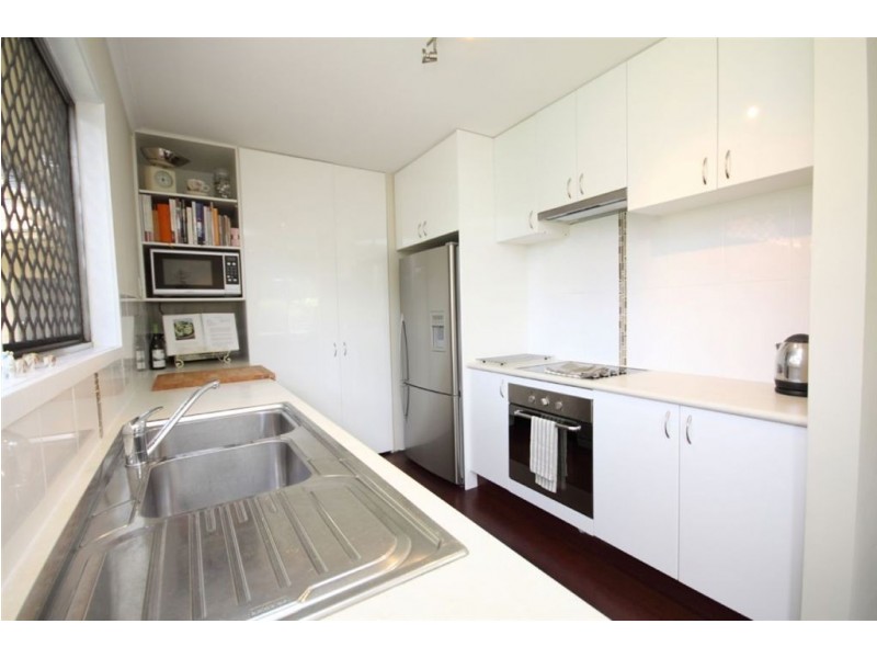 31 Jacaranda Avenue, Runaway Bay QLD 4216