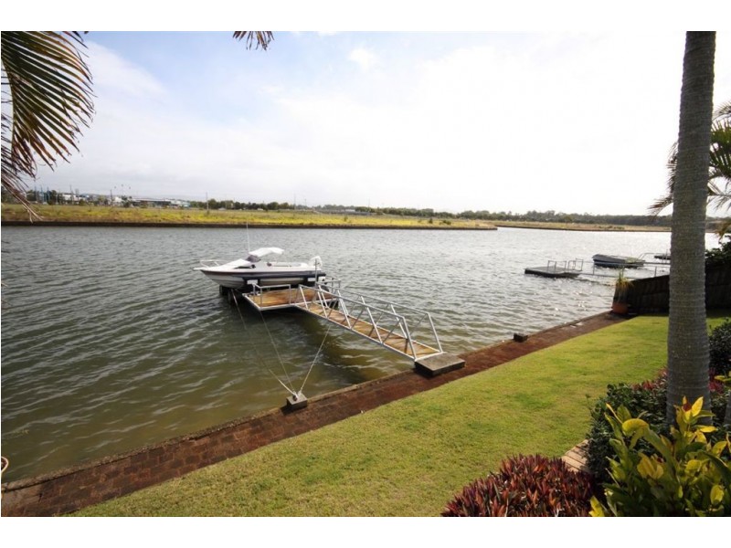 22 Anchorage Way, Biggera Waters QLD 4216