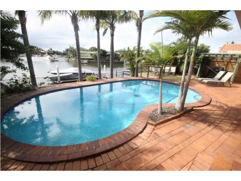 10 Cockleshell Court, Runaway Bay QLD 4216