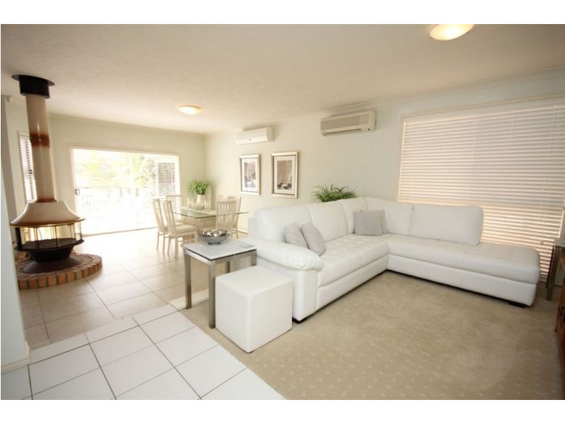 10 Cockleshell Court, Runaway Bay QLD 4216