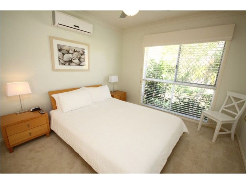 10 Cockleshell Court, Runaway Bay QLD 4216