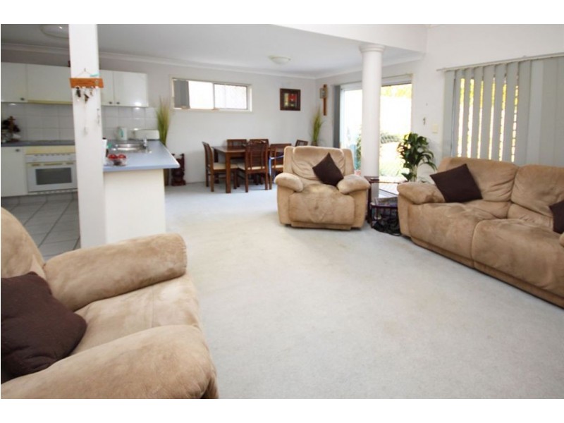 15/276-278 Oxley Drive “La Place”, Coombabah QLD 4216