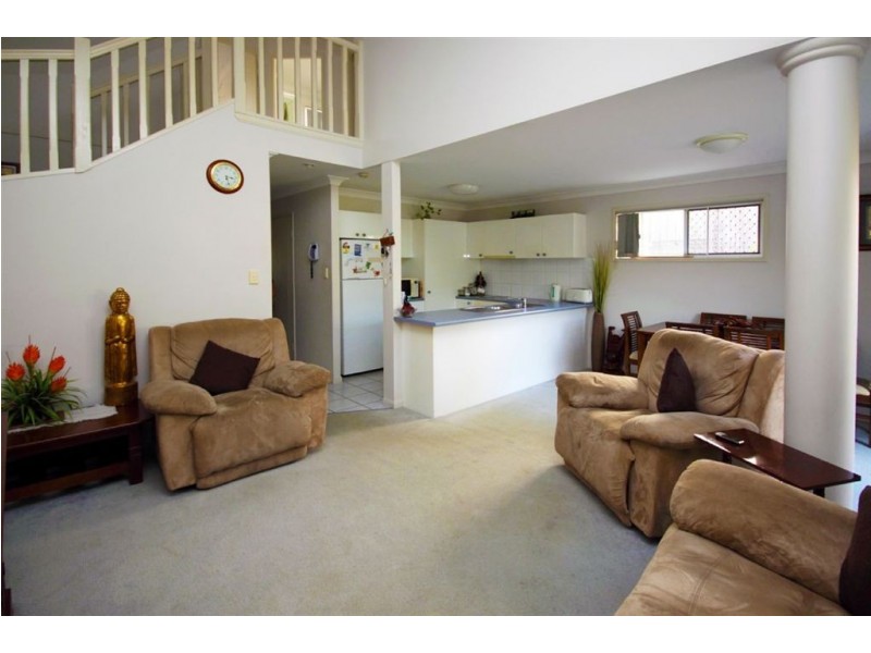 15/276-278 Oxley Drive “La Place”, Coombabah QLD 4216