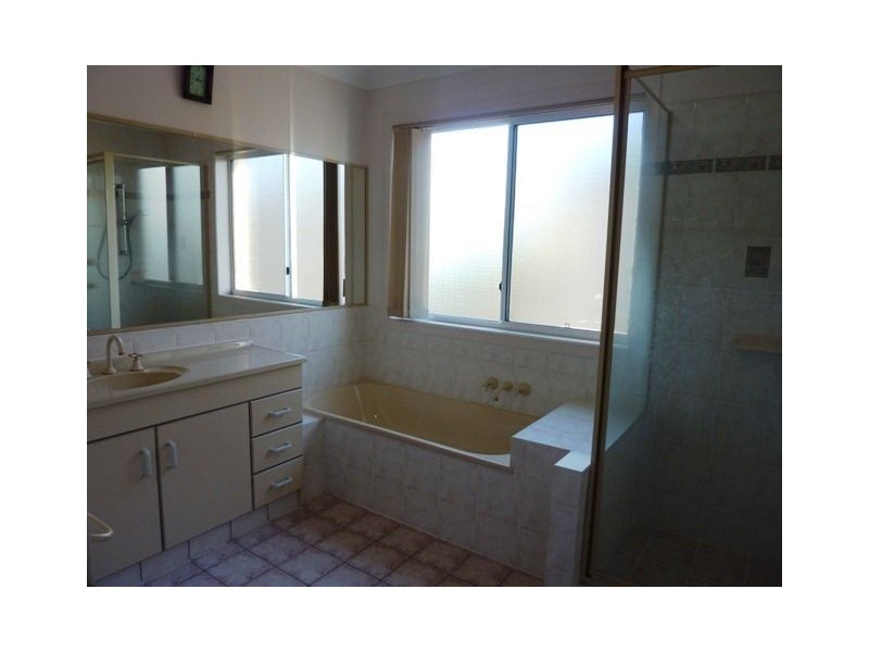 1/64 The Esplanade, Paradise Point QLD 4216