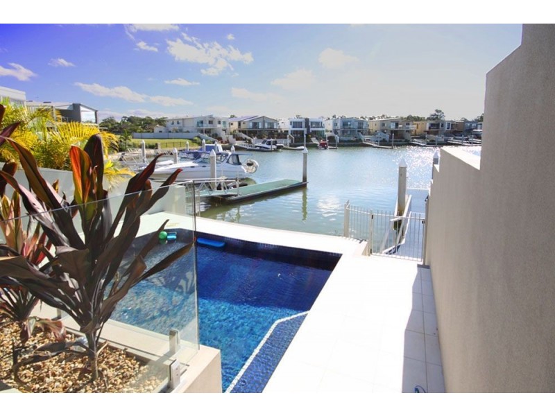 2/21 Compass Drive, Biggera Waters QLD 4216