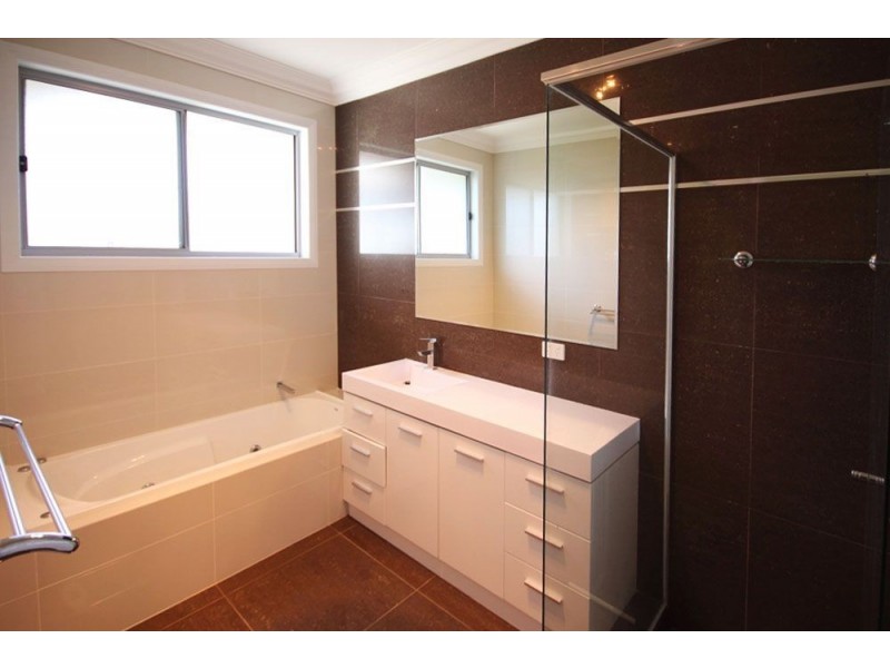2/21 Compass Drive, Biggera Waters QLD 4216