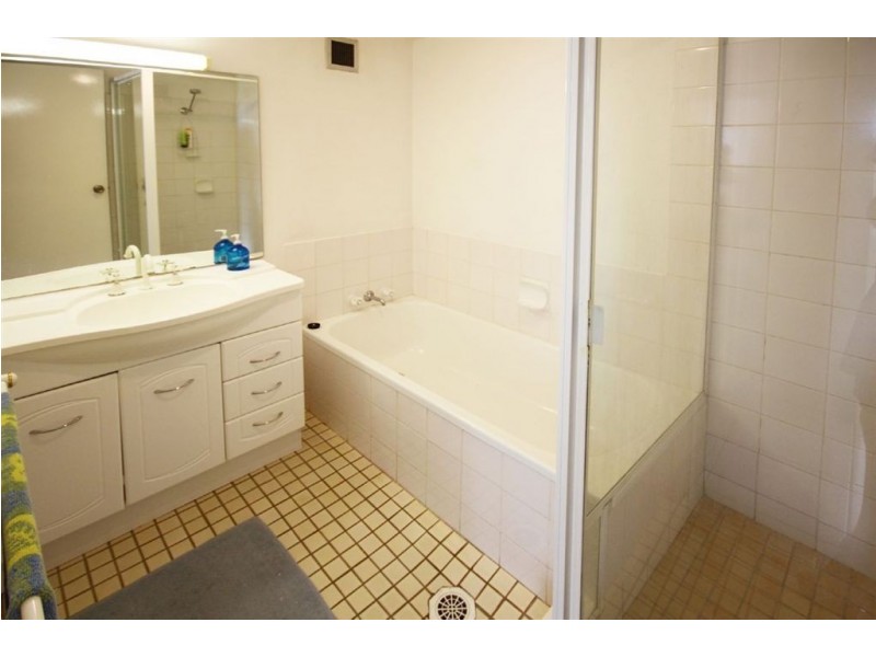 56/11-13 Fairway Drive, Clear Island Waters QLD 4226