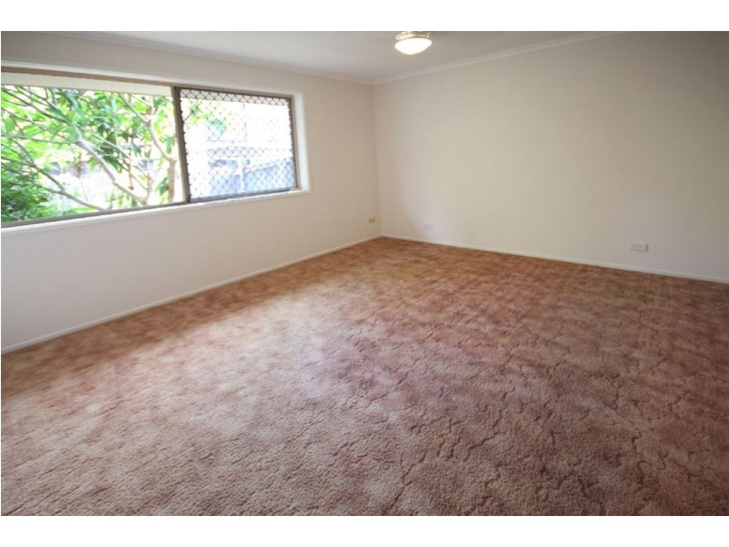 2/41 Harley, Labrador QLD 4215