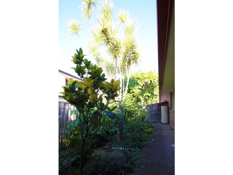 2/41 Harley, Labrador QLD 4215