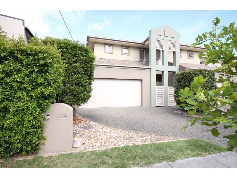 2/52 Bayview Street, Runaway Bay QLD 4216
