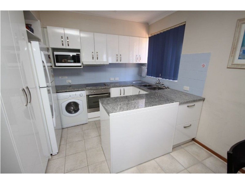 13/490 Marine Parade, Biggera Waters QLD 4216