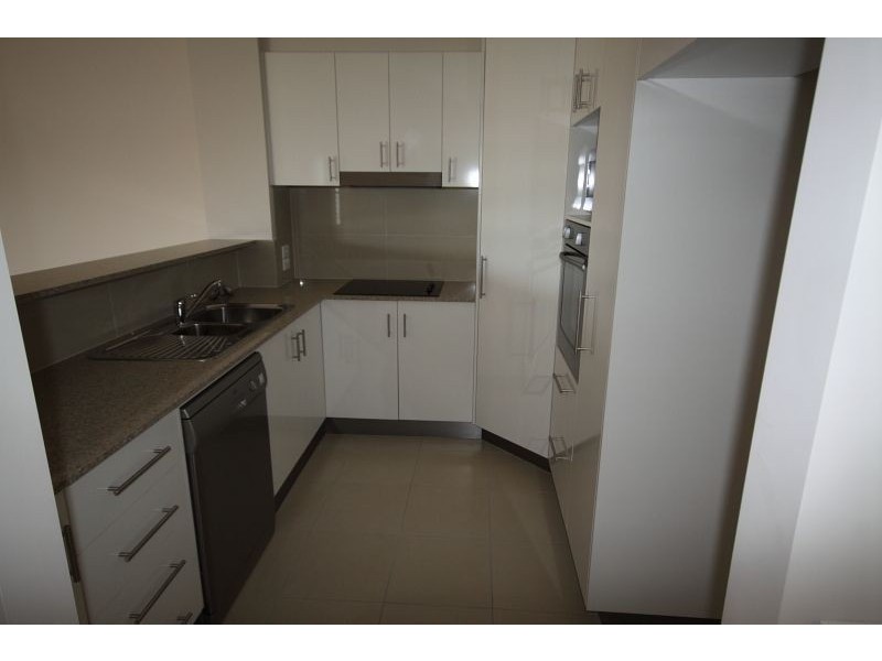 11/99 Muir Street, Labrador QLD 4215