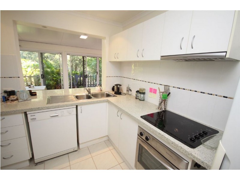 1/84 Kangaroo Avenue, Coombabah QLD 4216