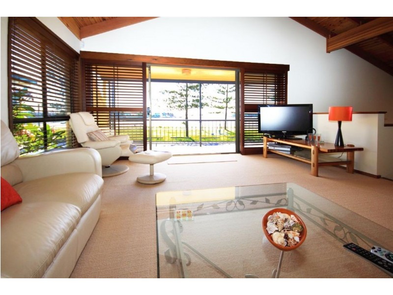 96 The Esplanade, Paradise Point QLD 4216