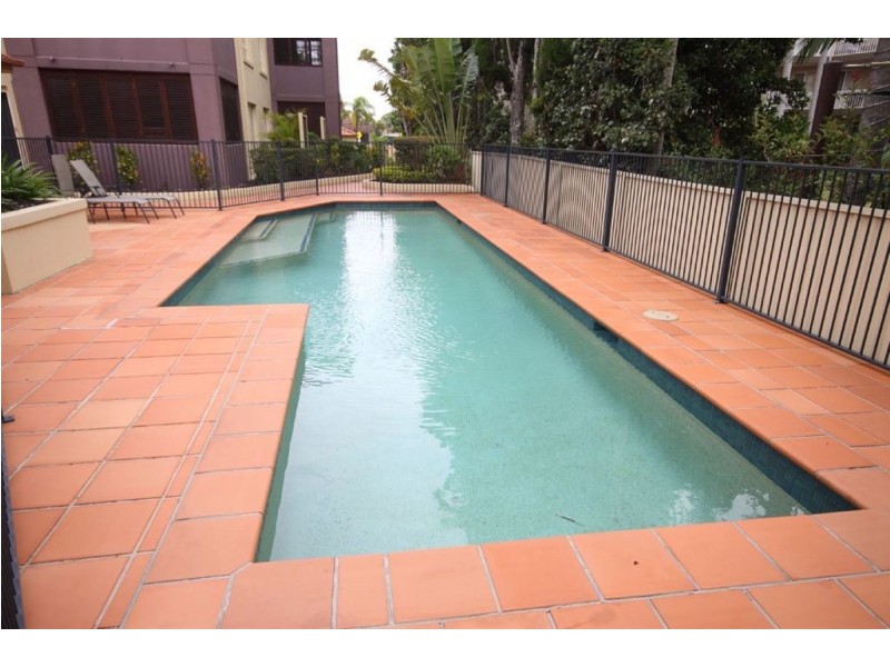 15/89 Bayview Street, Runaway Bay QLD 4216