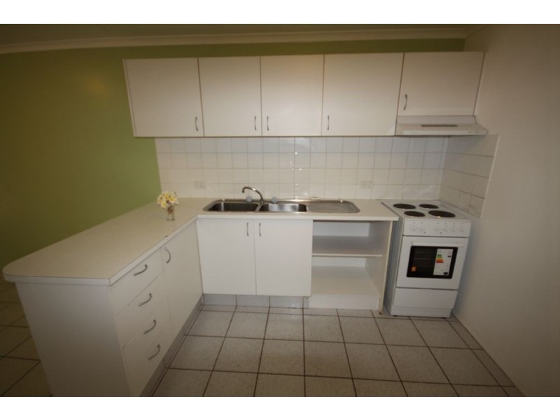 2/7 Waterbird Court, Coombabah QLD 4216