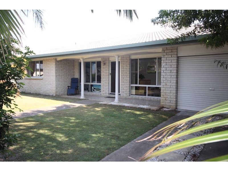 4 Dobell Avenue, Paradise Point QLD 4216