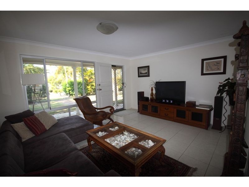 4 Dobell Avenue, Paradise Point QLD 4216
