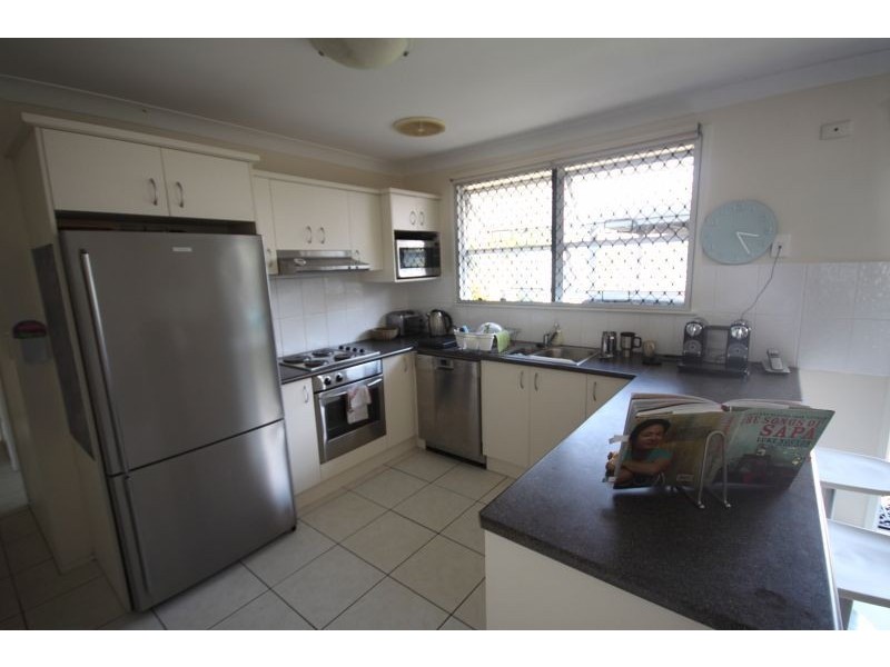 4 Dobell Avenue, Paradise Point QLD 4216