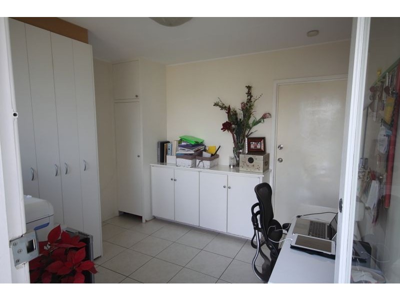 4 Dobell Avenue, Paradise Point QLD 4216