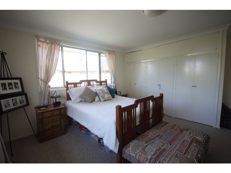 4 Dobell Avenue, Paradise Point QLD 4216