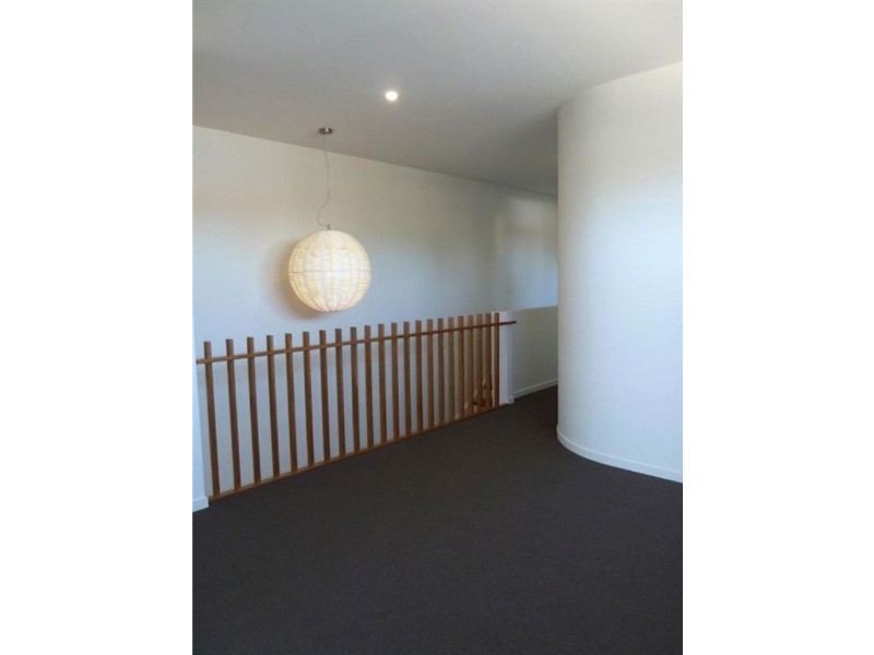 25 Muscovey Avenue, Paradise Point QLD 4216