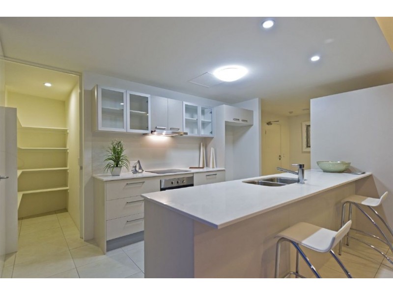 5/10 Imperial Parade, Labrador QLD 4215