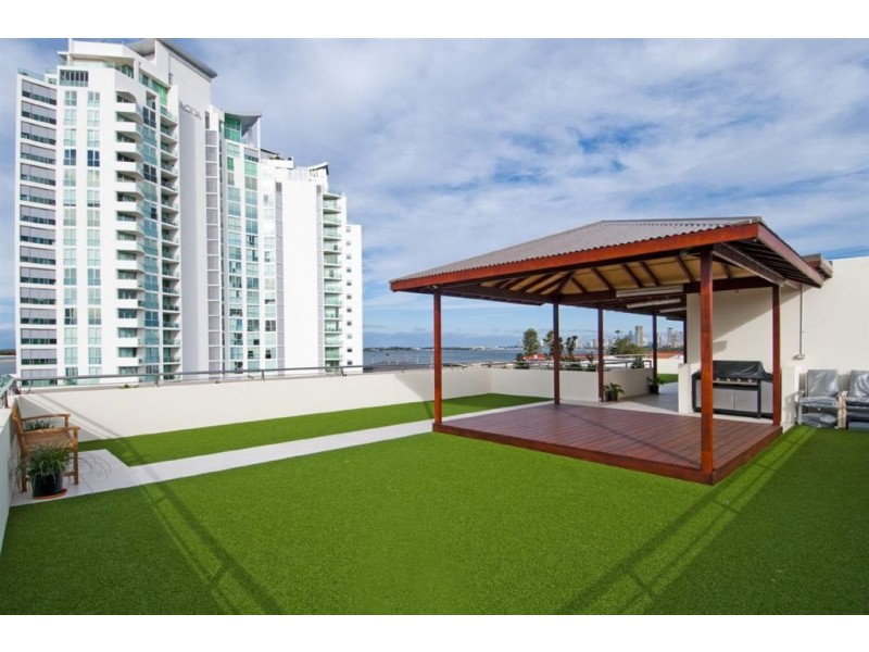 5/10 Imperial Parade, Labrador QLD 4215