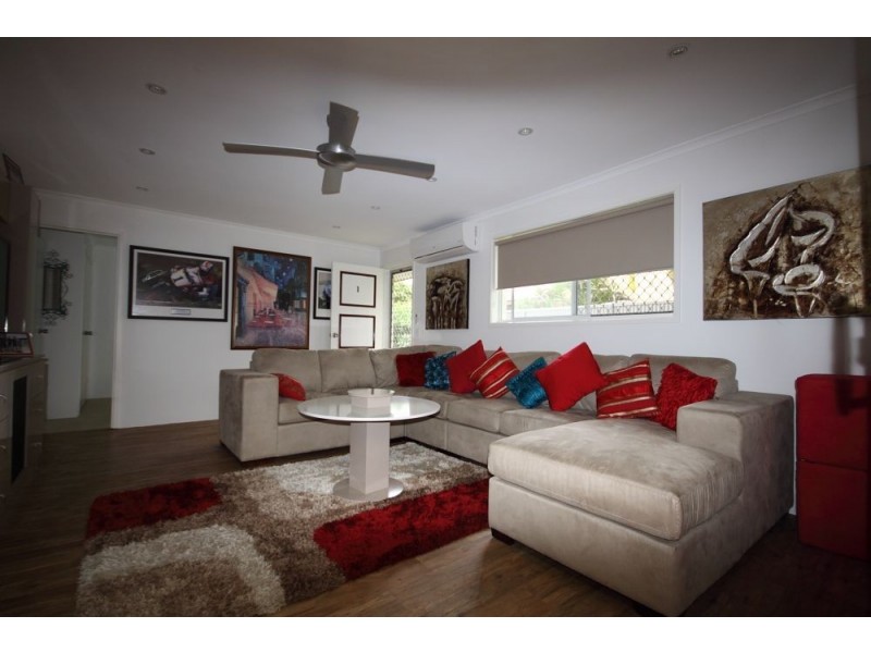 37 Milton Avenue, Paradise Point QLD 4216