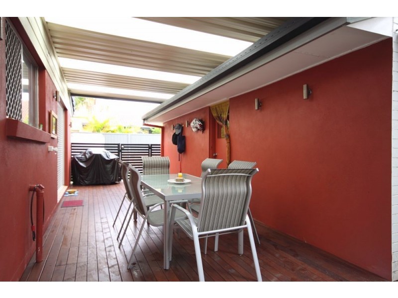 37 Milton Avenue, Paradise Point QLD 4216