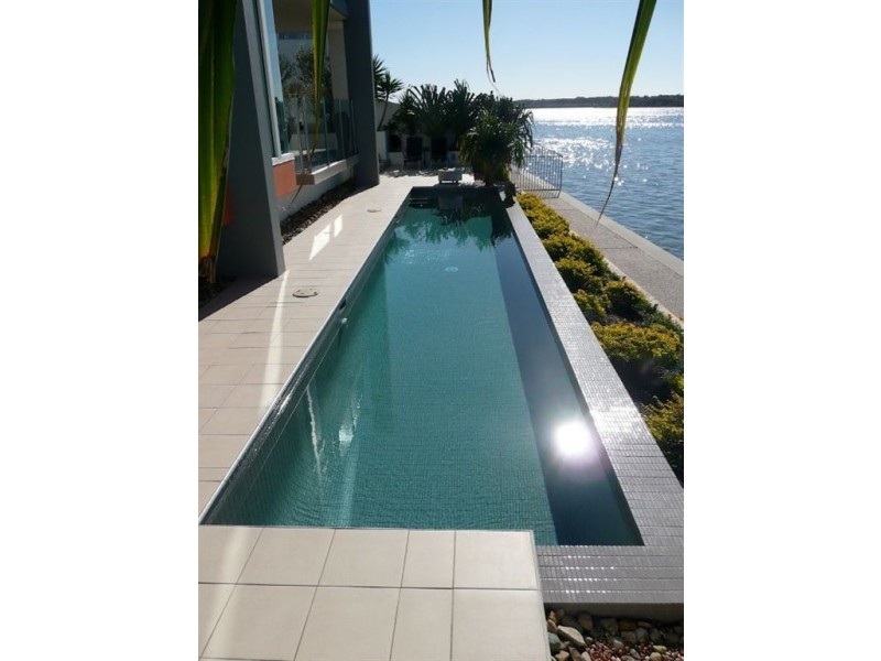 25 Parklane Terrace, Paradise Point QLD 4216