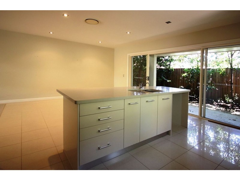 6/27 Gordon Street, Labrador QLD 4215