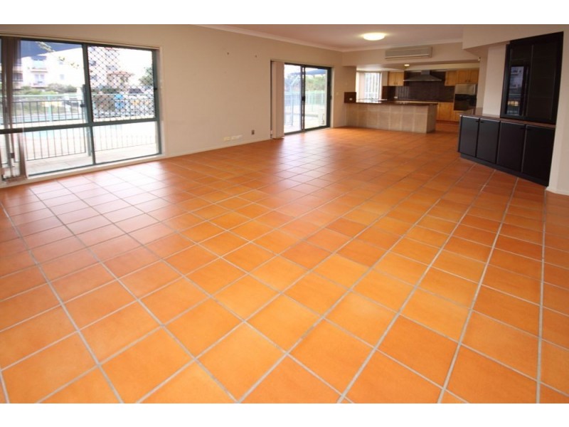 19 Madang Crescent, Runaway Bay QLD 4216