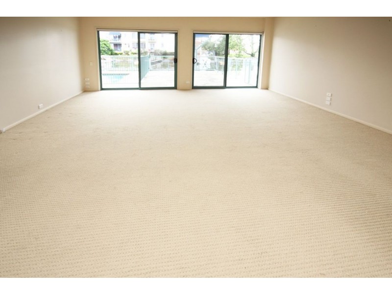 19 Madang Crescent, Runaway Bay QLD 4216