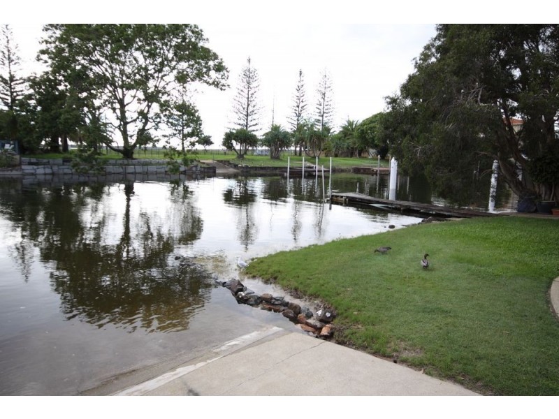 19 Madang Crescent, Runaway Bay QLD 4216