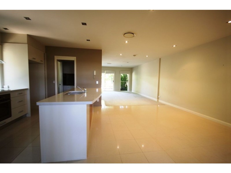 6/27 Gordon Street, Labrador QLD 4215